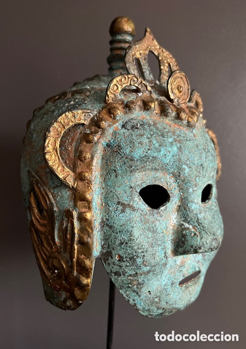 Antig&uuml;edades: Corona y M&aacute;scara de bronce - Foto 3