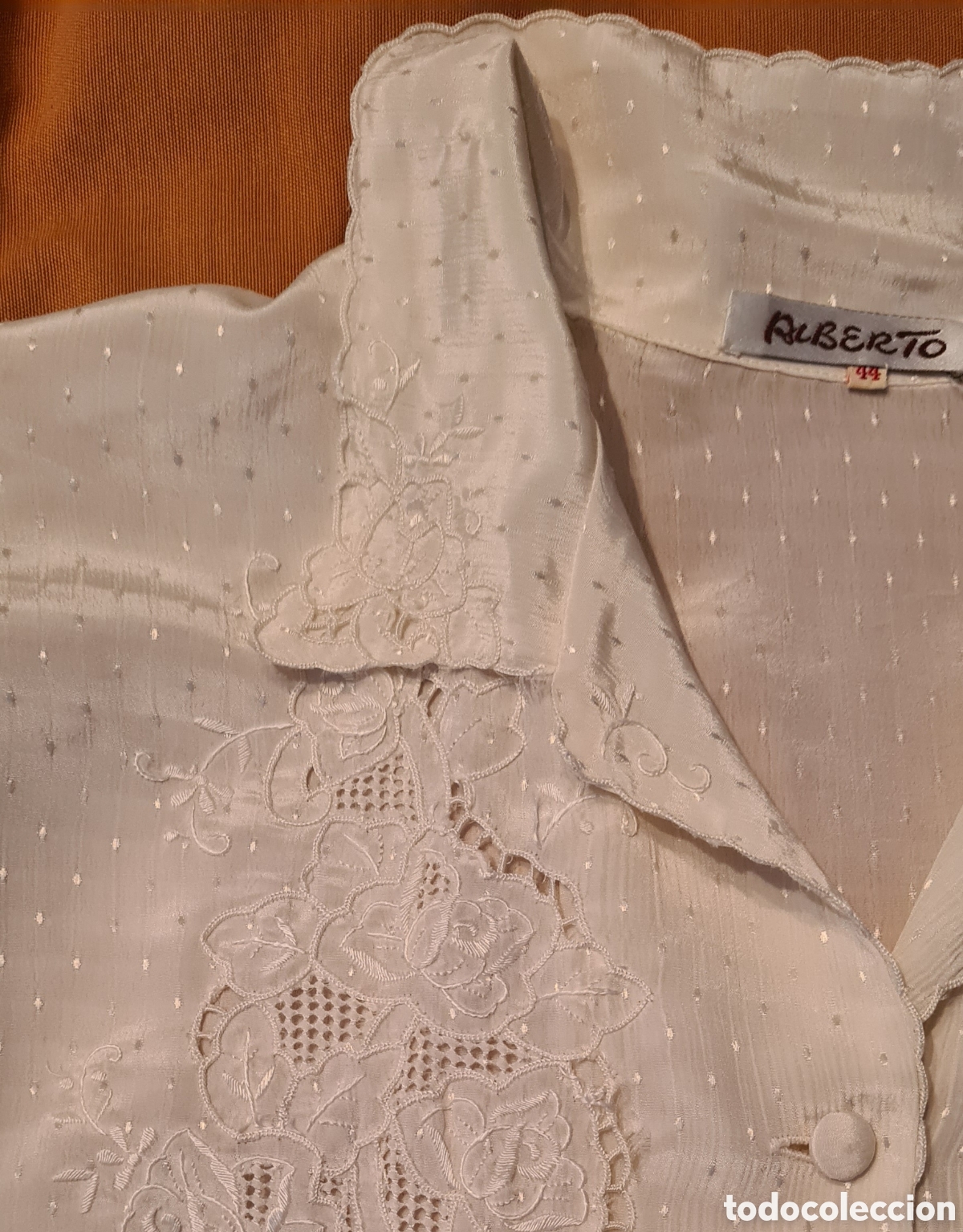 Antig&uuml;edades: Camisa vintage bordada. - Foto 2