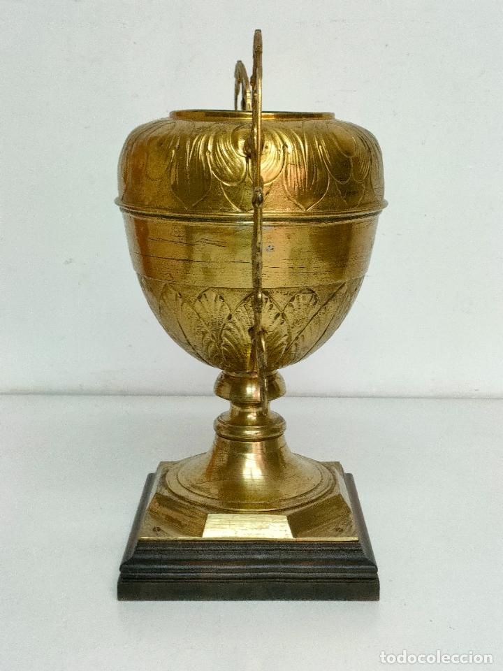 Antig&uuml;edades: Preciosa Gran Copa, Jarr&oacute;n - Bronce - Con Peana de Madera - Foto 10