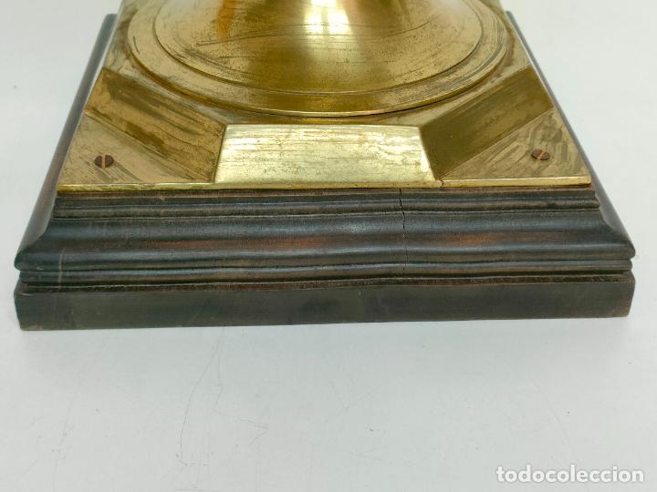 Antig&uuml;edades: Preciosa Gran Copa, Jarr&oacute;n - Bronce - Con Peana de Madera - Foto 11