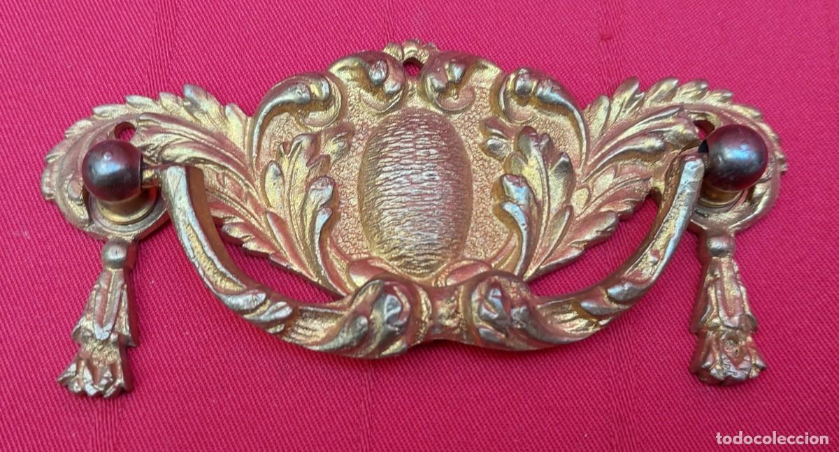 Antig&uuml;edades: TIRADOR DE BRONCE - Foto 1