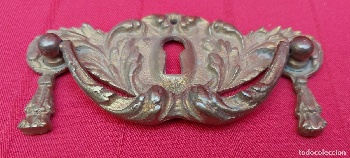 Antig&uuml;edades: TIRADOR BOCA LLAVE DE BRONCE - Foto 3