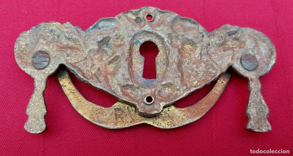 Antig&uuml;edades: TIRADOR BOCA LLAVE DE BRONCE - Foto 5