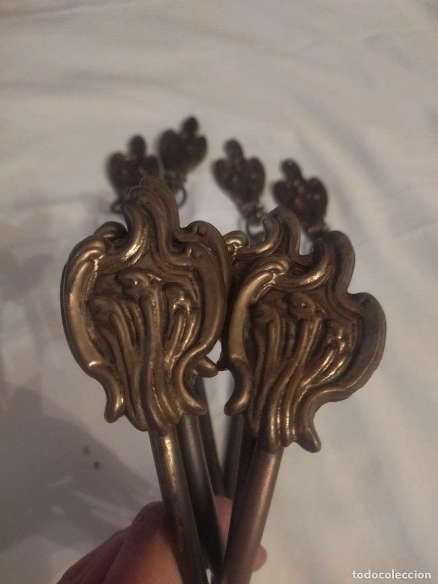 Antig&uuml;edades: Lote de 4 percheros de pared de bronce y laton - Foto 3