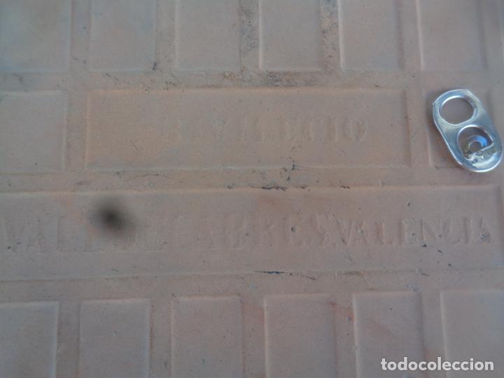 Antig&uuml;edades: ANTIGUO AZULEJO CON N&Uacute;MERO 100 - Foto 2