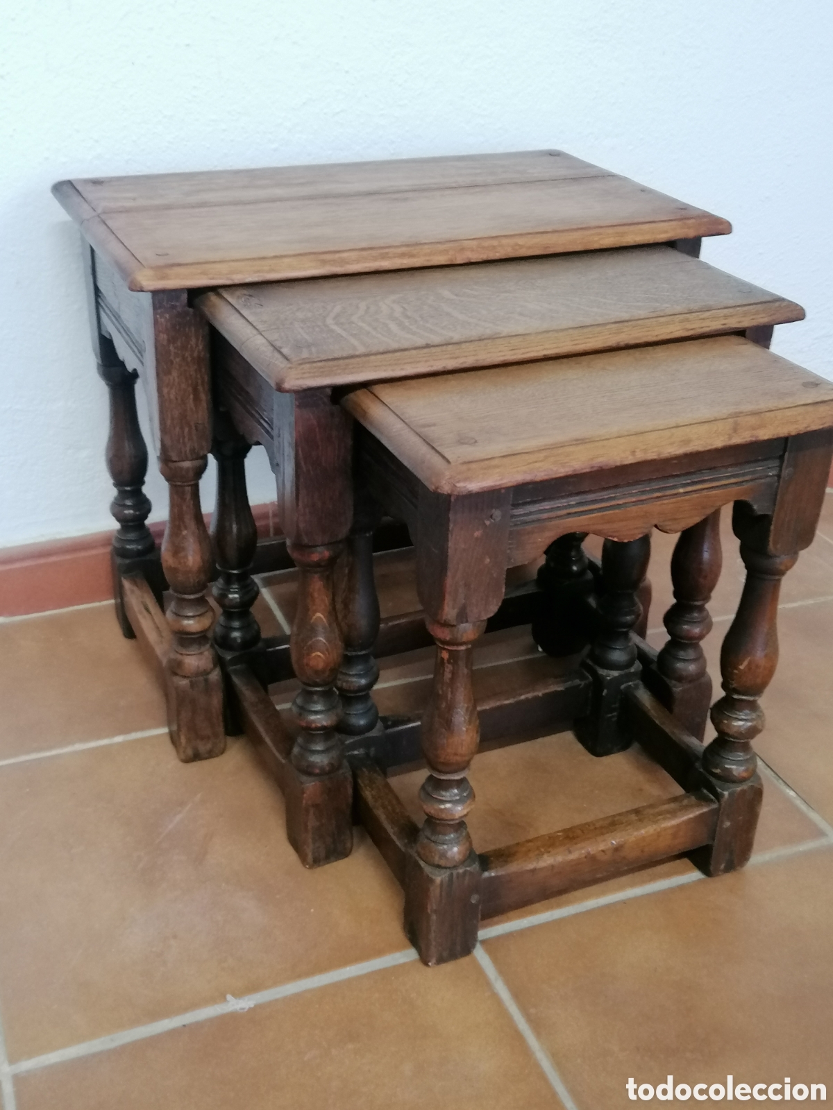 Antig&uuml;edades: Mesa nido de roble antigua - Foto 1