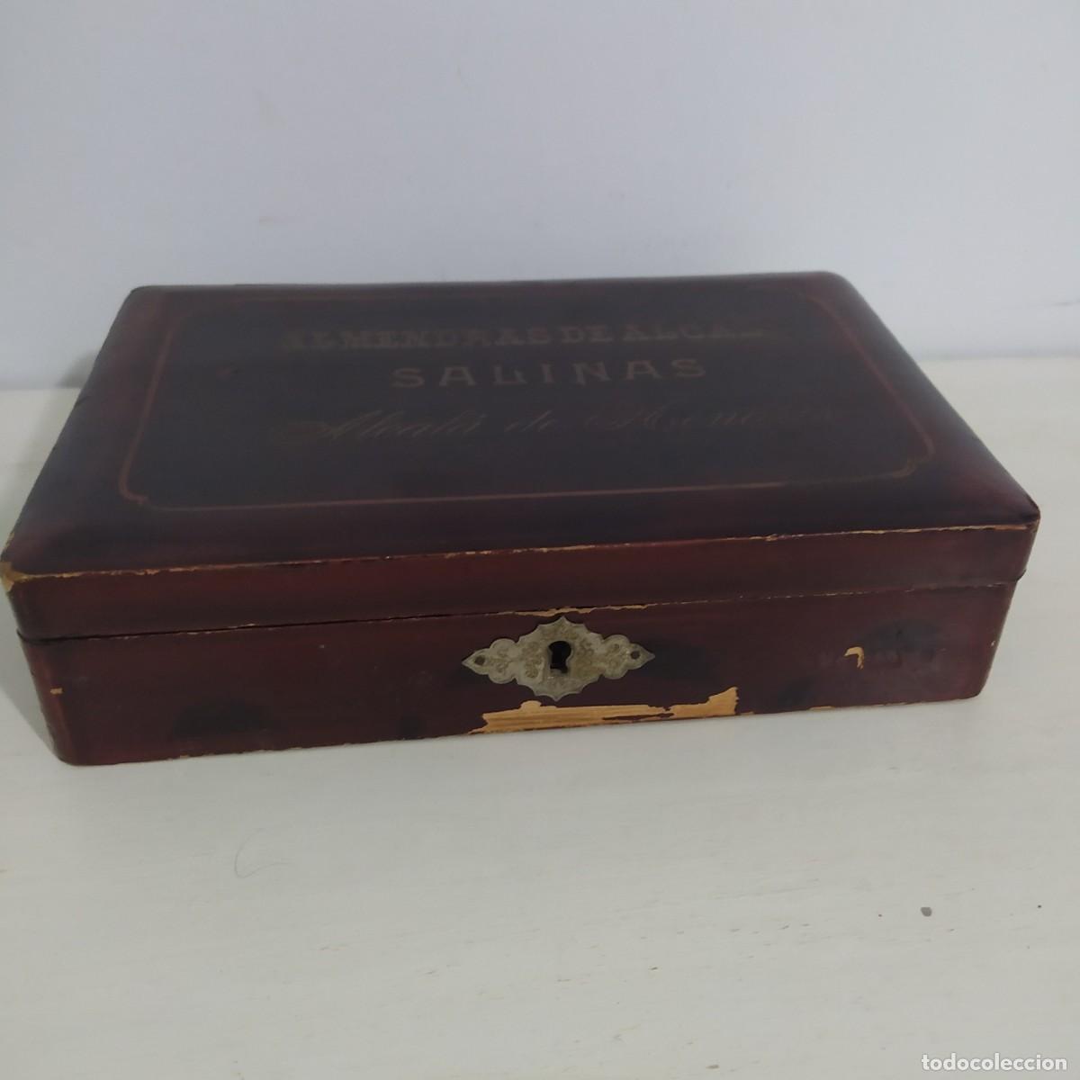 Antig&uuml;edades: Caja antigua - Foto 3