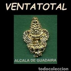 Antigüedades: MEDALLA INSIGNIA ORO 22 KILATES LAMINADO - ALCALA DE GUADAIRA HERMANDAD DEL ROCIO SEVILLA. Lote 401593099