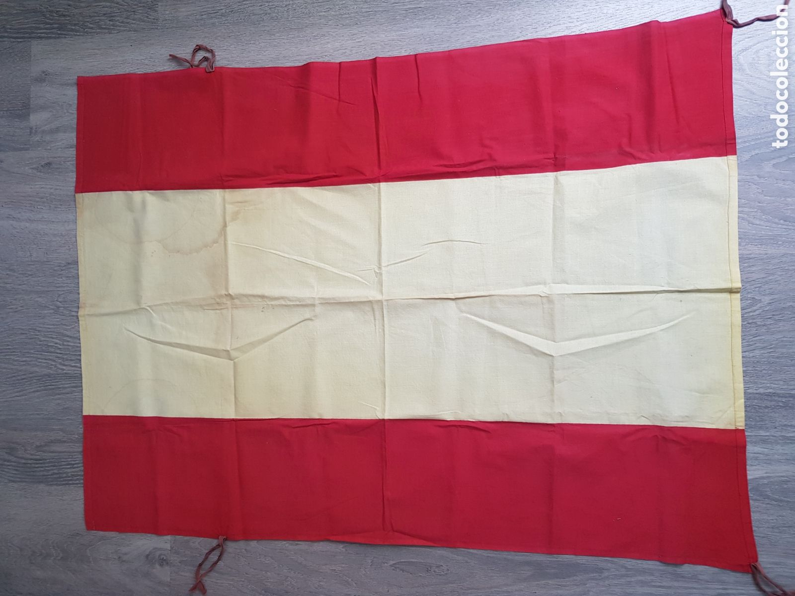 Antiguidades: Bandera de Espa&ntilde;a ,balc&oacute;n antigua