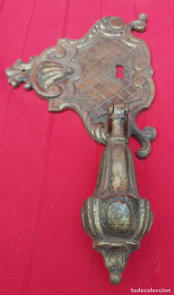Antig&uuml;edades: TIRADOR DE BRONCE - Foto 4