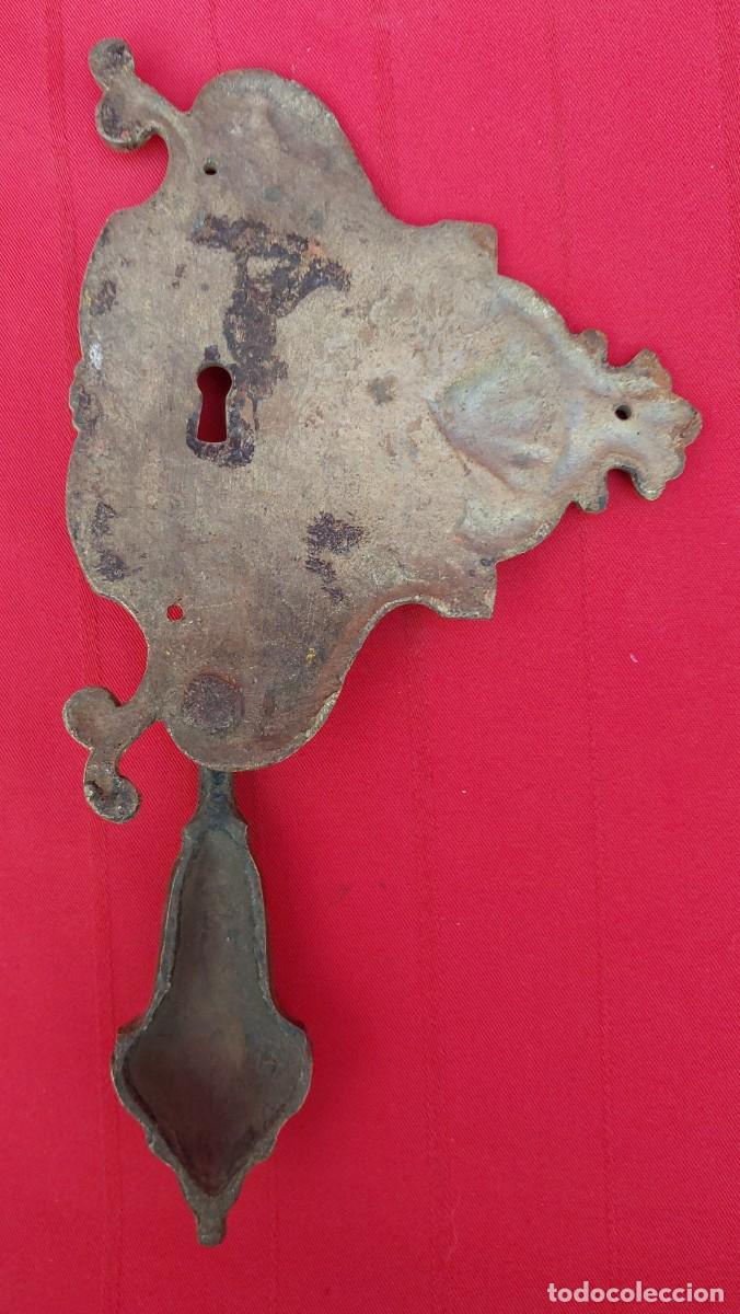 Antig&uuml;edades: TIRADOR DE BRONCE - Foto 5