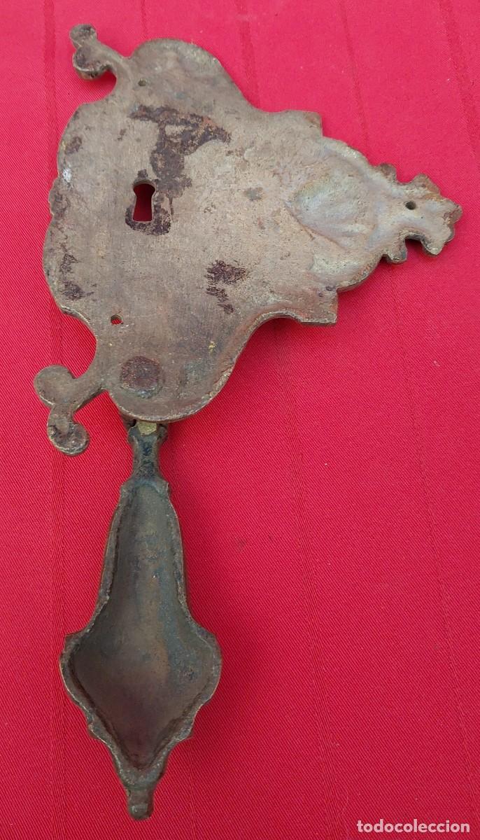 Antig&uuml;edades: TIRADOR DE BRONCE - Foto 6