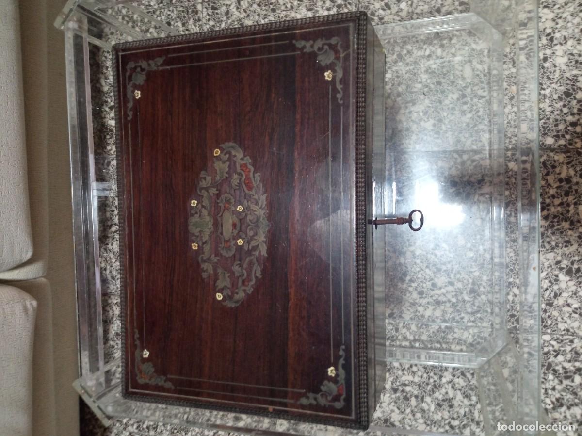 Antig&uuml;edades: Caja o cofre antiguo - Foto 1