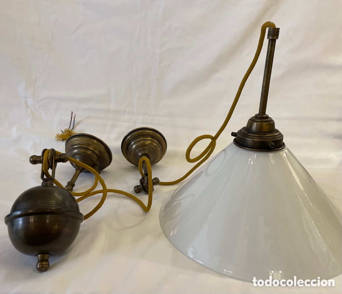 Antig&uuml;edades: L&aacute;mpara bronce siglo XX regulable - Foto 1