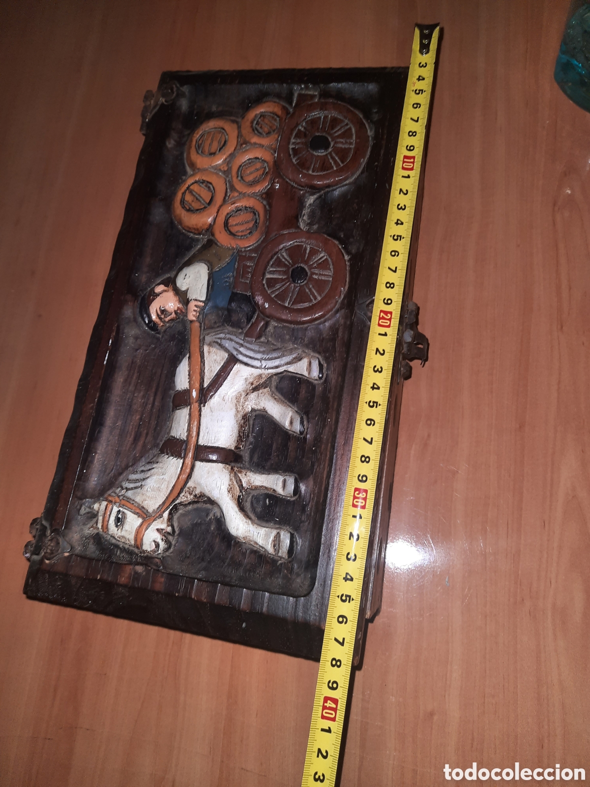 Antig&uuml;edades: Antiguo ba&uacute;l de madera tallada policromada - Foto 3