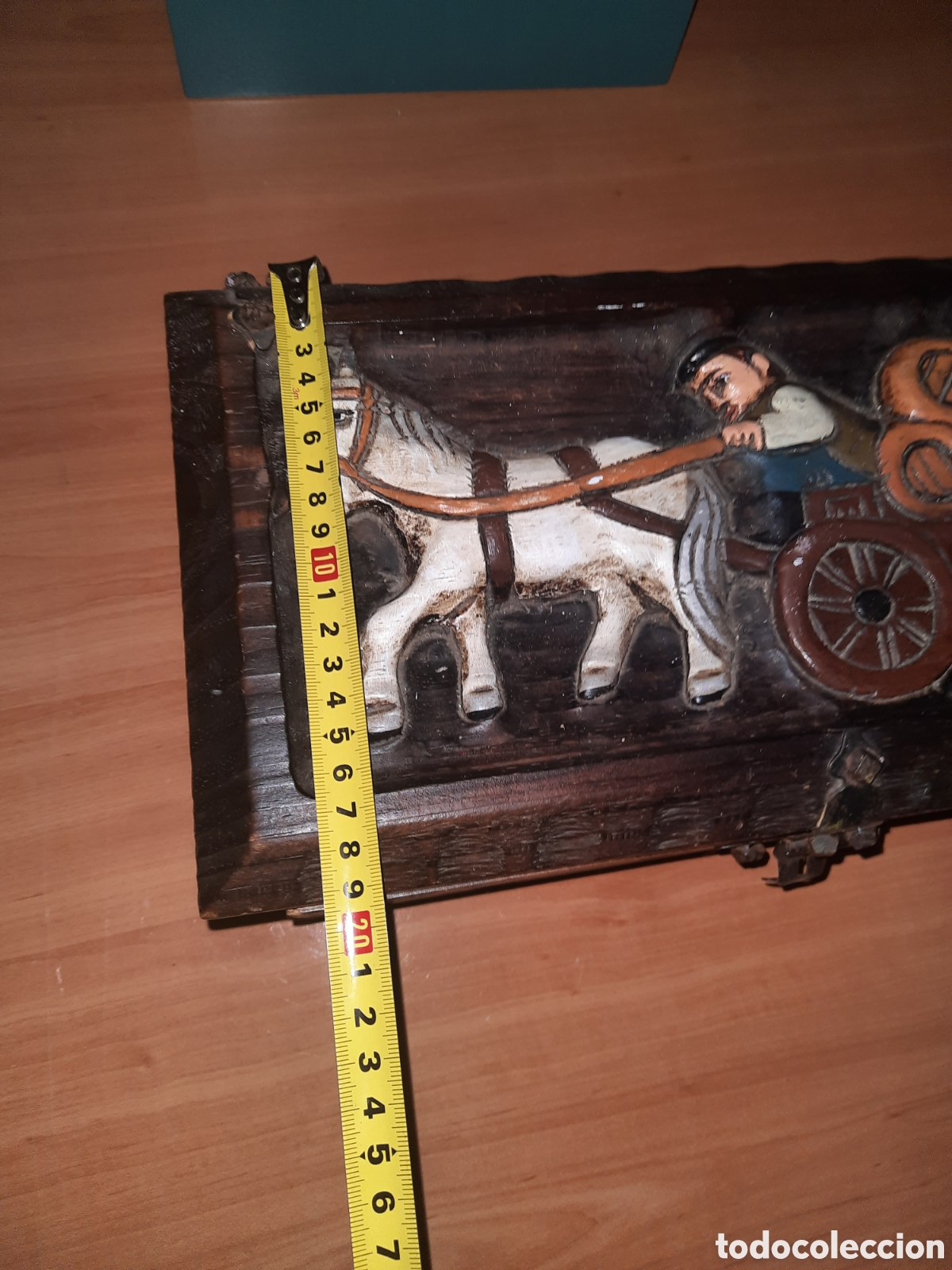 Antig&uuml;edades: Antiguo ba&uacute;l de madera tallada policromada - Foto 4