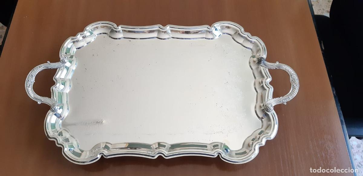 Antig&uuml;edades: Gran bandeja plateada, con asas y patas - Foto 1