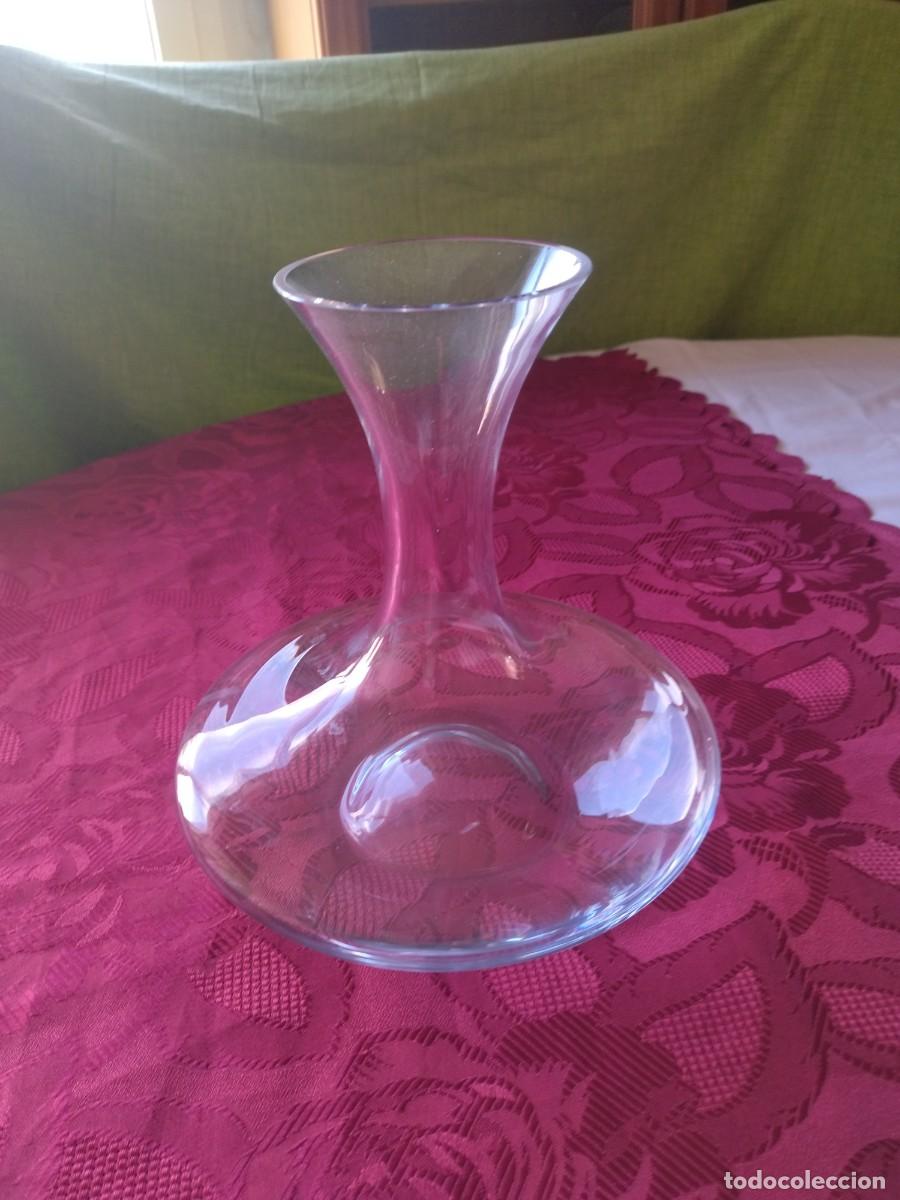 Antig&uuml;edades: Decantador de vino de cristal. - Foto 1