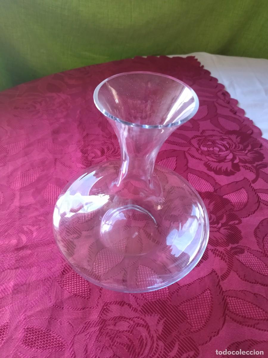 Antig&uuml;edades: Decantador de vino de cristal. - Foto 3