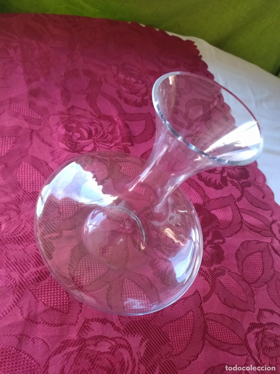 Antig&uuml;edades: Decantador de vino de cristal. - Foto 5