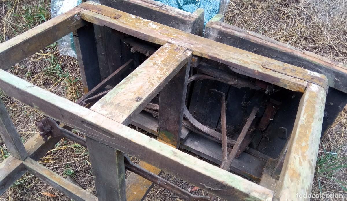 Antig&uuml;edades: Bascula antigua de madera - Foto 3