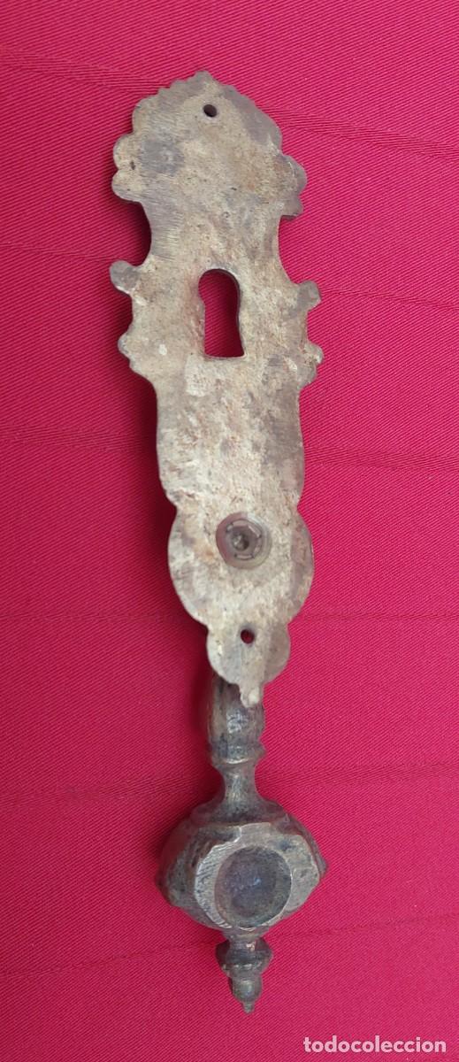 Antig&uuml;edades: TIRADOR DE BRONCE CON BOCA LLAVE - Foto 5