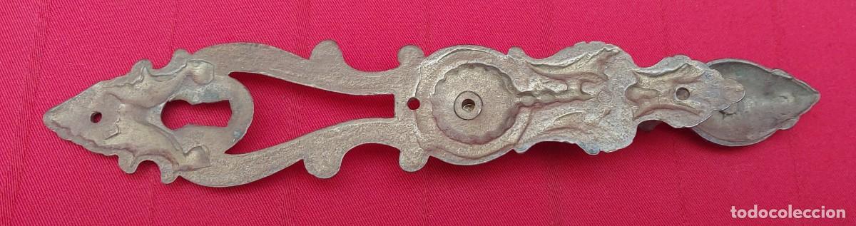 Antig&uuml;edades: TIRADOR DE BRONCE CON BOCA LLAVE - Foto 6