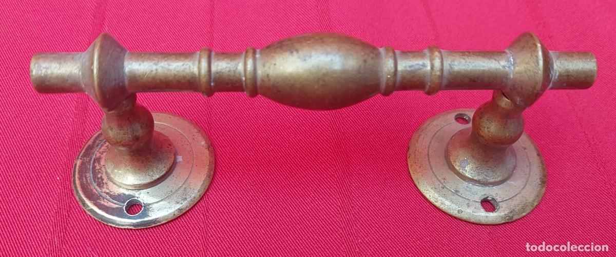 Antig&uuml;edades: TIRADOR DE BRONCE - Foto 1