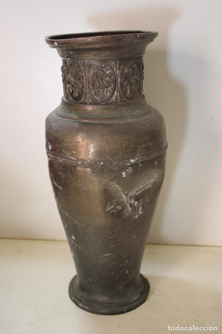 Antig&uuml;edades: jarron florero de altar - Foto 3