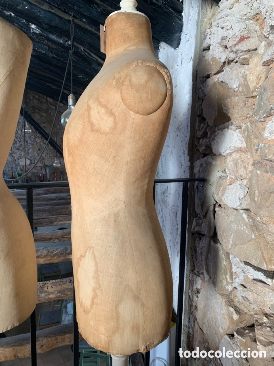Antig&uuml;edades: Maniqu&iacute; de madera y de &eacute;poca. - Foto 4
