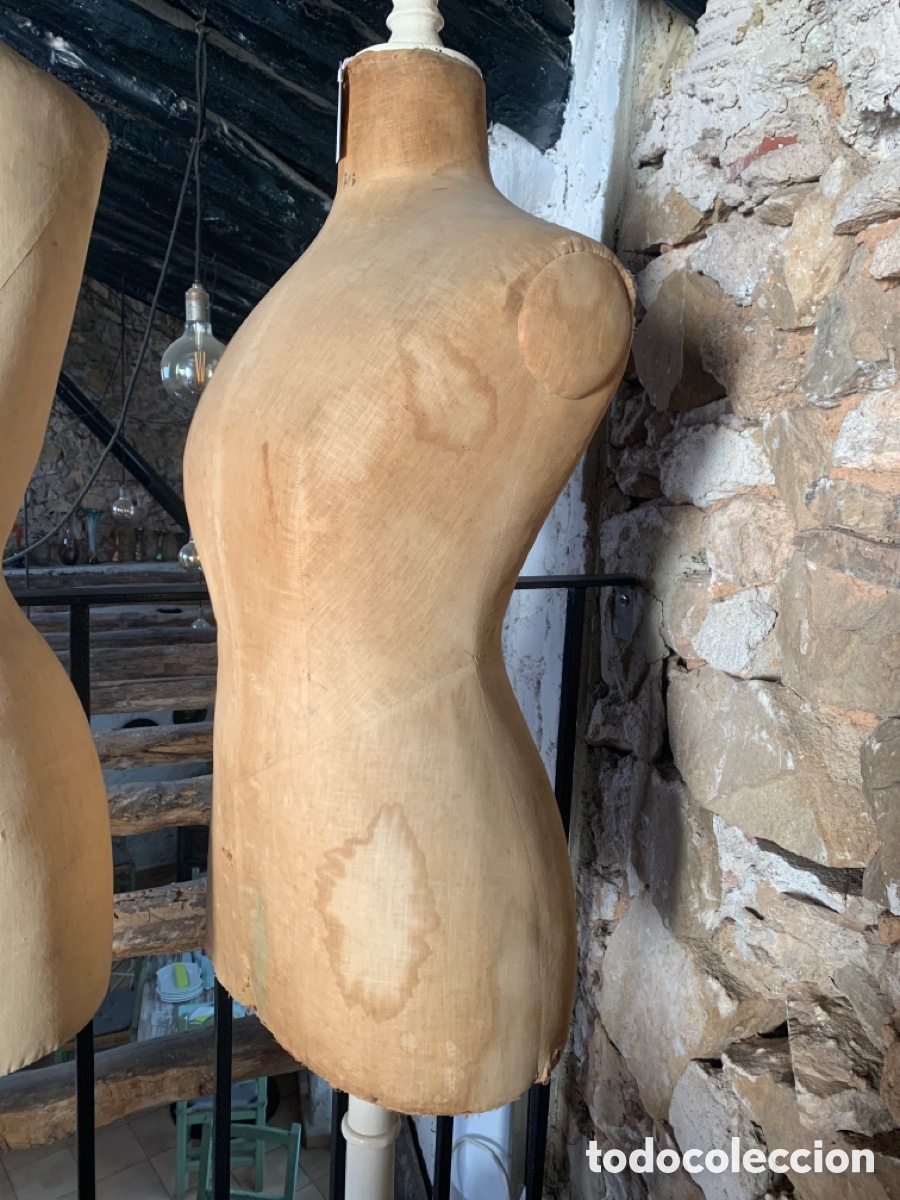 Antig&uuml;edades: Maniqu&iacute; de madera y de &eacute;poca. - Foto 5