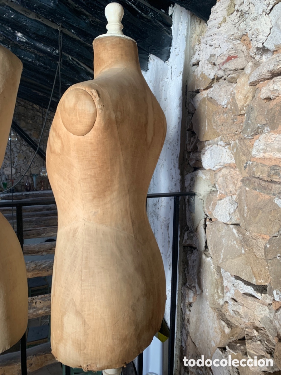 Antig&uuml;edades: Maniqu&iacute; de madera y de &eacute;poca. - Foto 6
