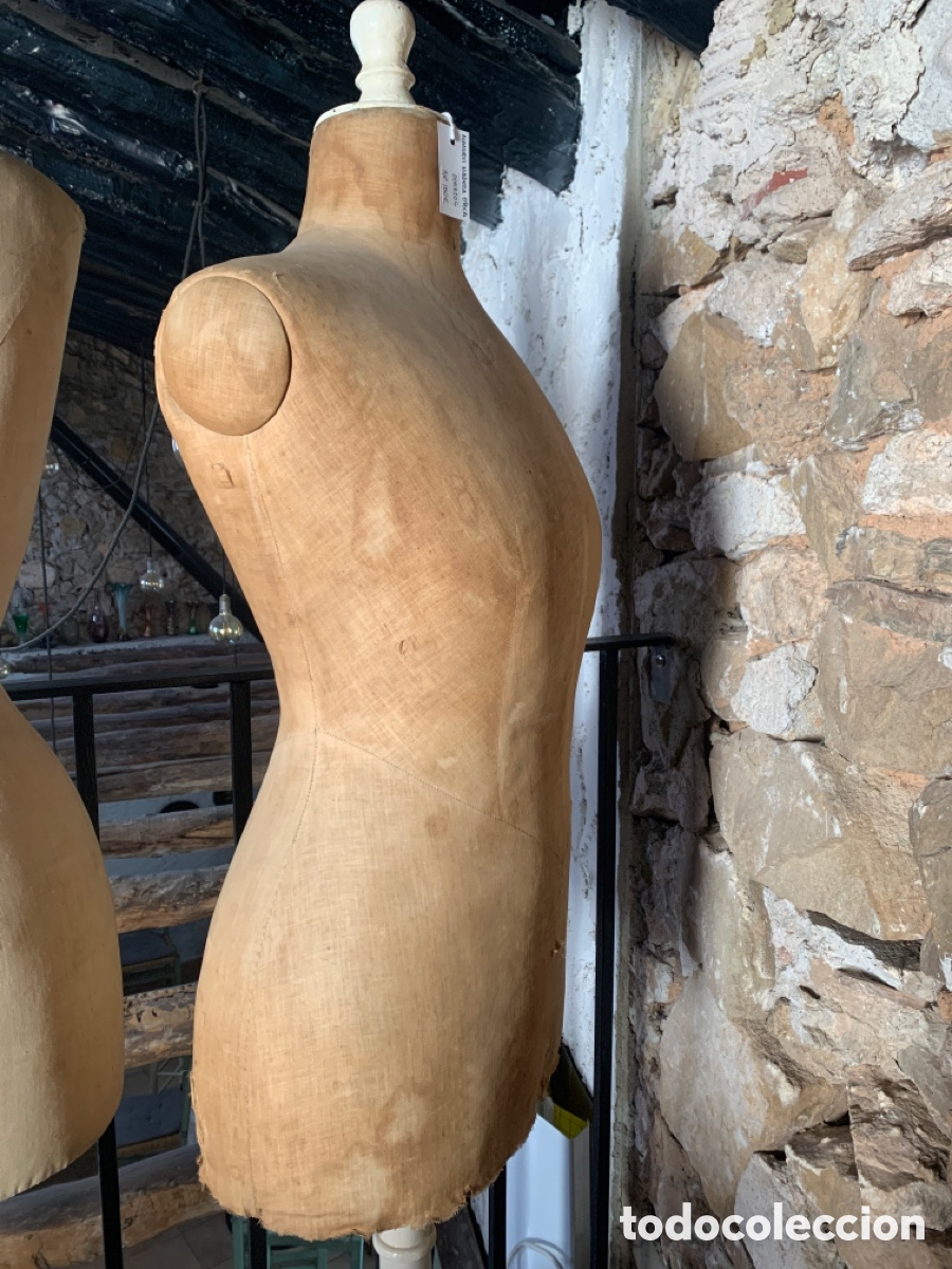 Antig&uuml;edades: Maniqu&iacute; de madera y de &eacute;poca. - Foto 8