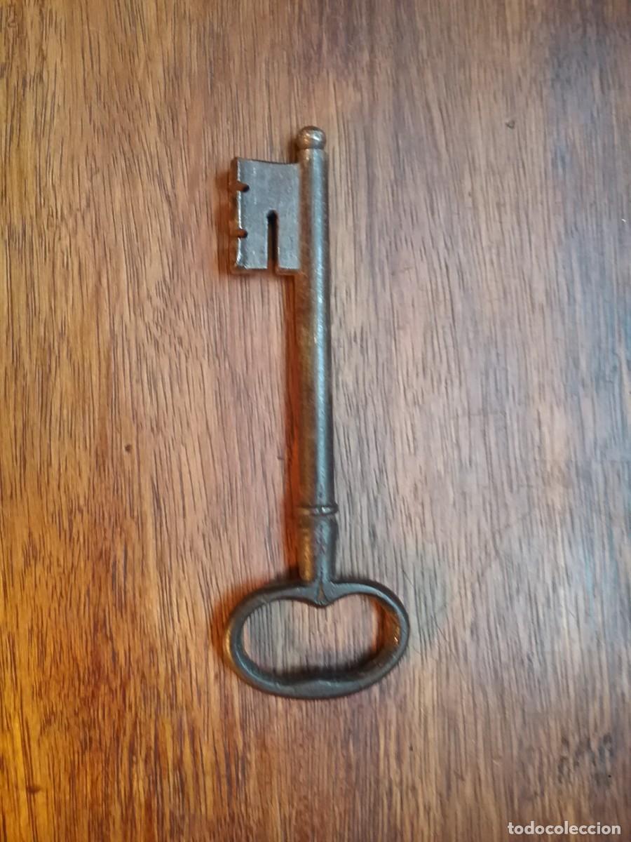 Antig&uuml;edades: ANTIGUO ARCON CON LLAVE - Foto 7