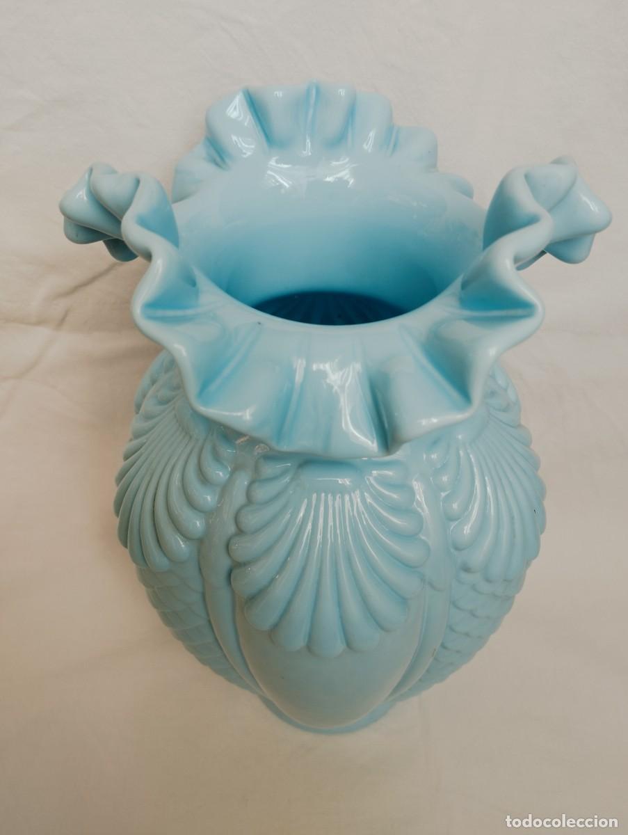 Antig&uuml;edades: Magn&iacute;fico jarr&oacute;n de Opalina azul - Foto 2