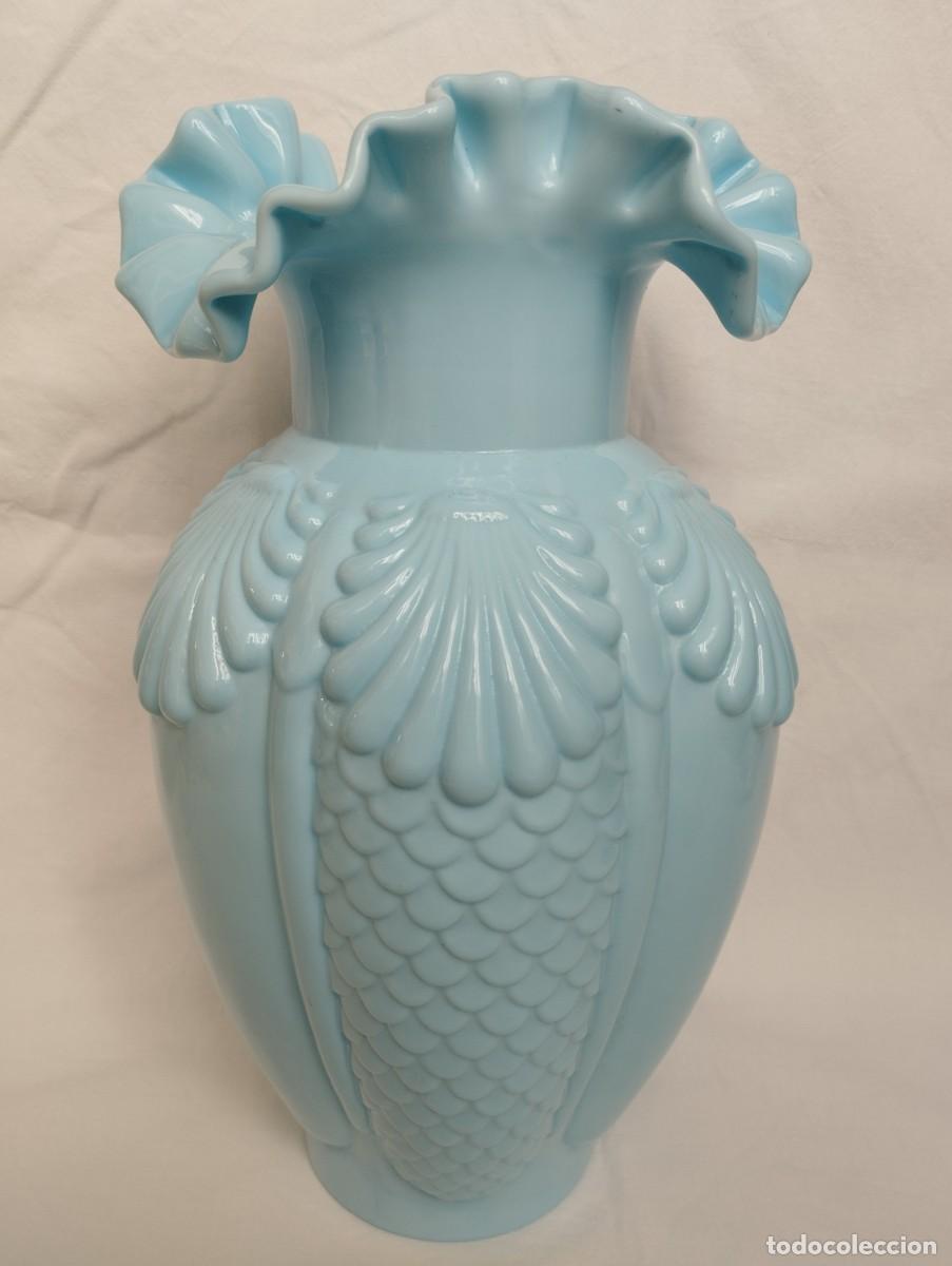 Antig&uuml;edades: Magn&iacute;fico jarr&oacute;n de Opalina azul - Foto 8