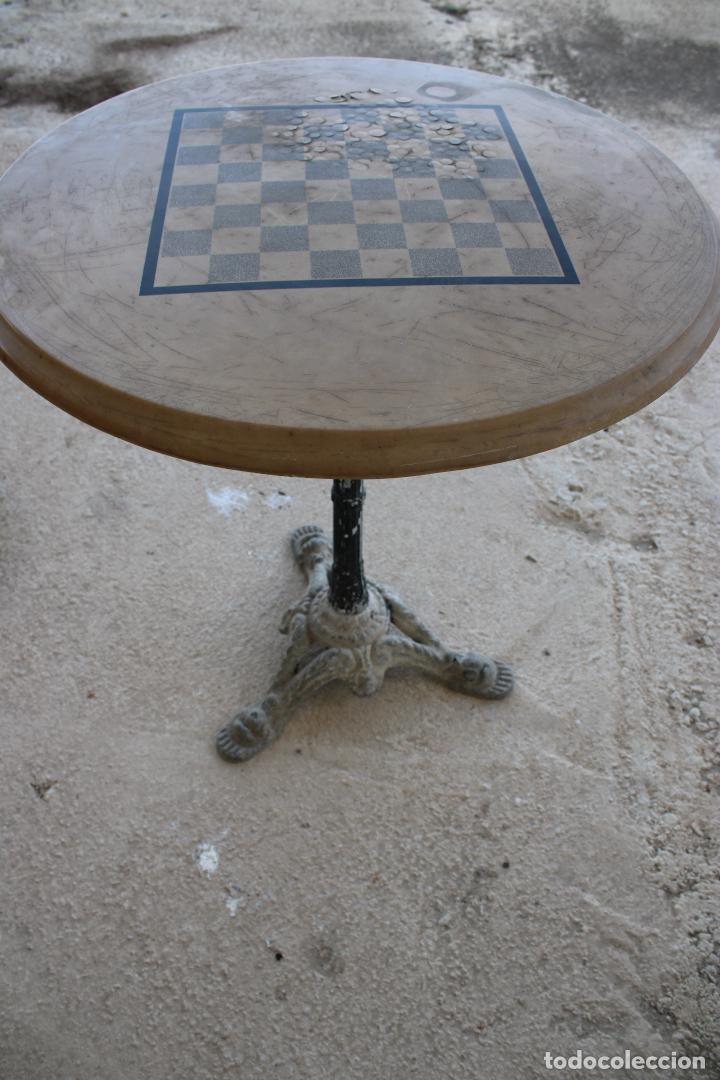 Antig&uuml;edades: mesa tablero de ajedrez - Foto 3