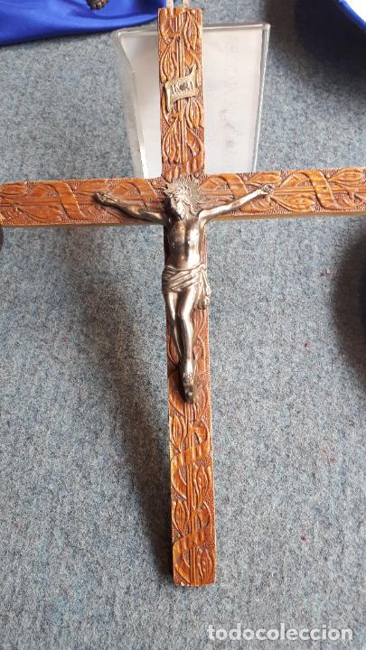 Antig&uuml;edades: Cristo crucificado en madera tallada - Foto 2