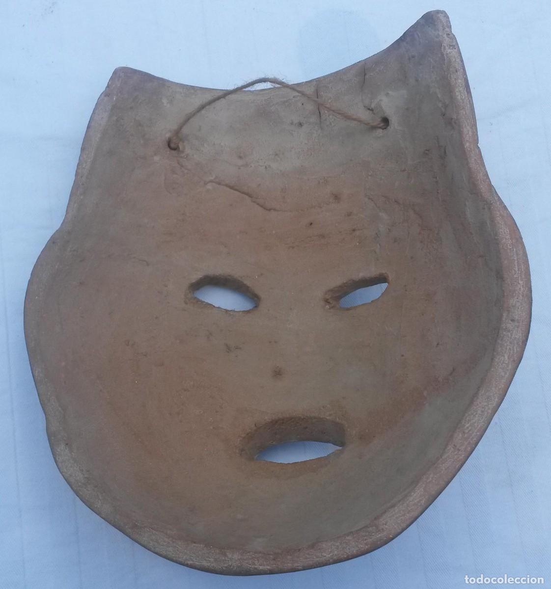 Antig&uuml;edades: M&aacute;scara de barro, 24 cm de alto - Foto 2