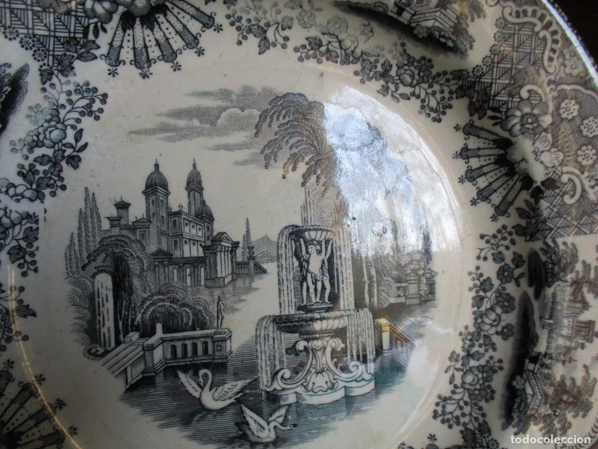 Antig&uuml;edades: plato llano Pickman Sevilla - Foto 1