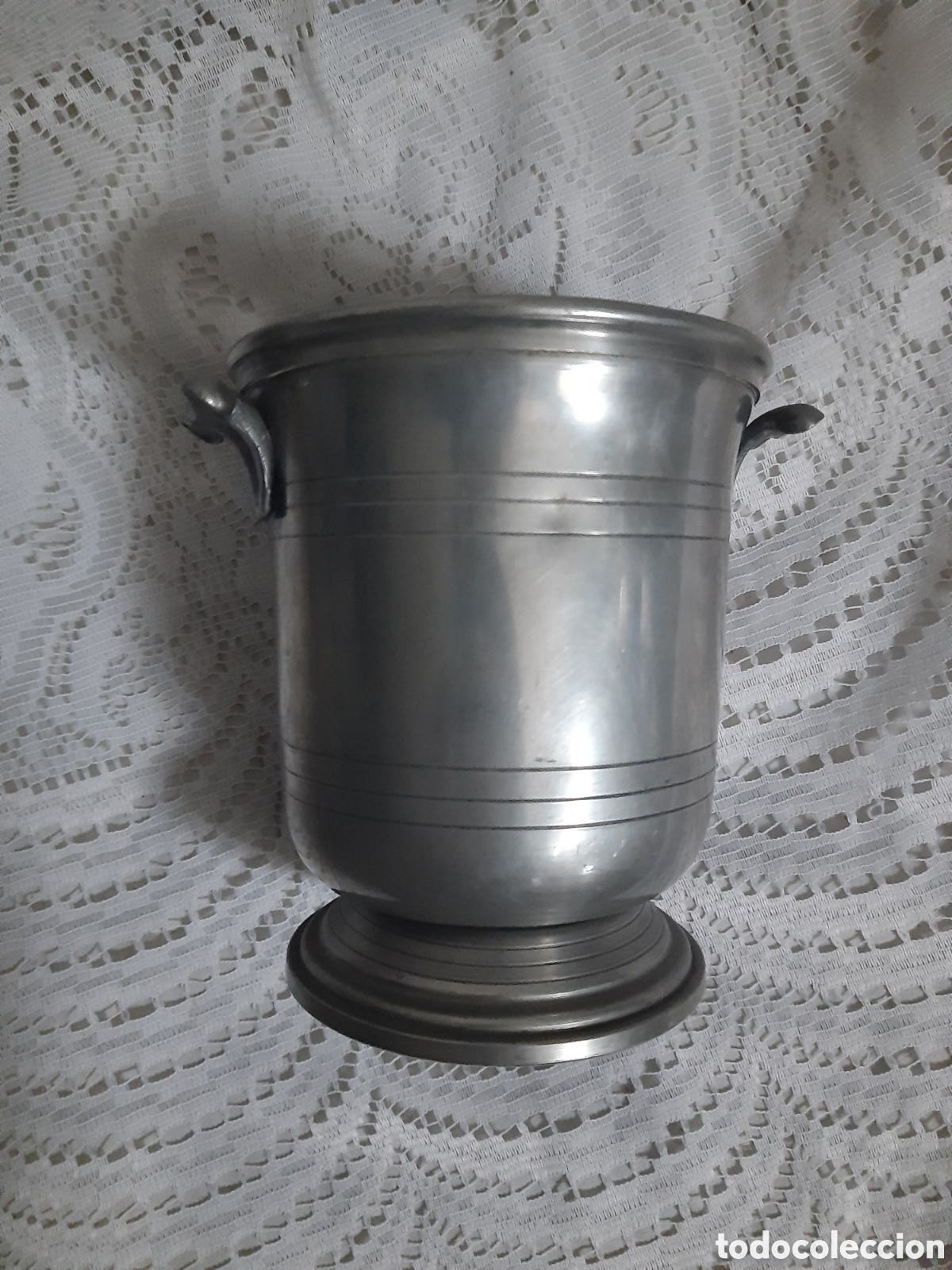 Antig&uuml;edades: Peltre recipiente cubitera - Foto 1
