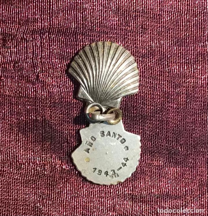 Antig&uuml;edades: A&Ntilde;O SANTO 1943-44, MEDALLA - Foto 3