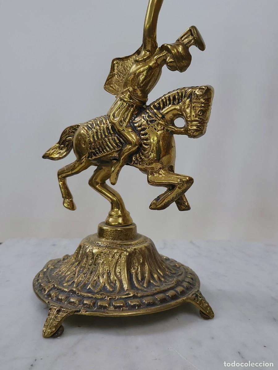 Antig&uuml;edades: PAREJA DE CANDELABROS DE BRONCE DORADO - Foto 2