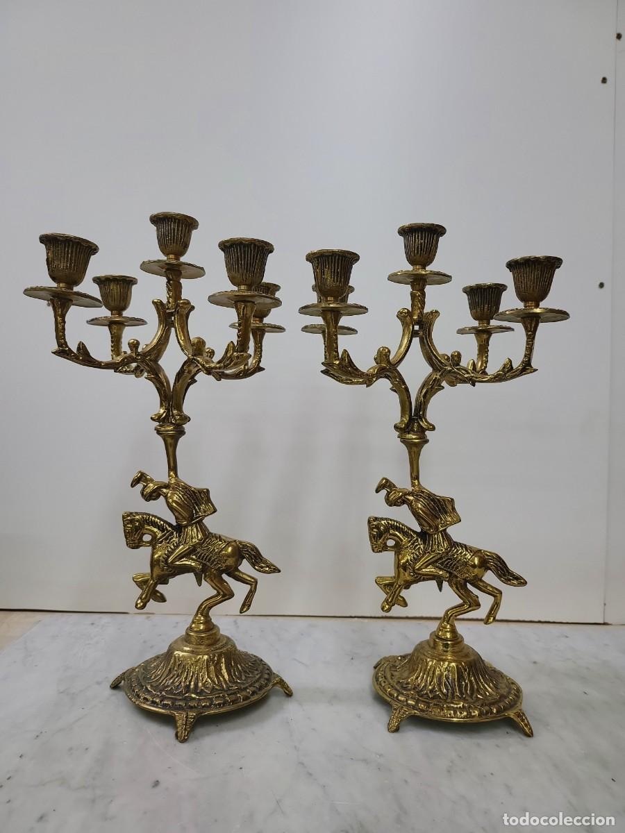 Antig&uuml;edades: PAREJA DE CANDELABROS DE BRONCE DORADO - Foto 3