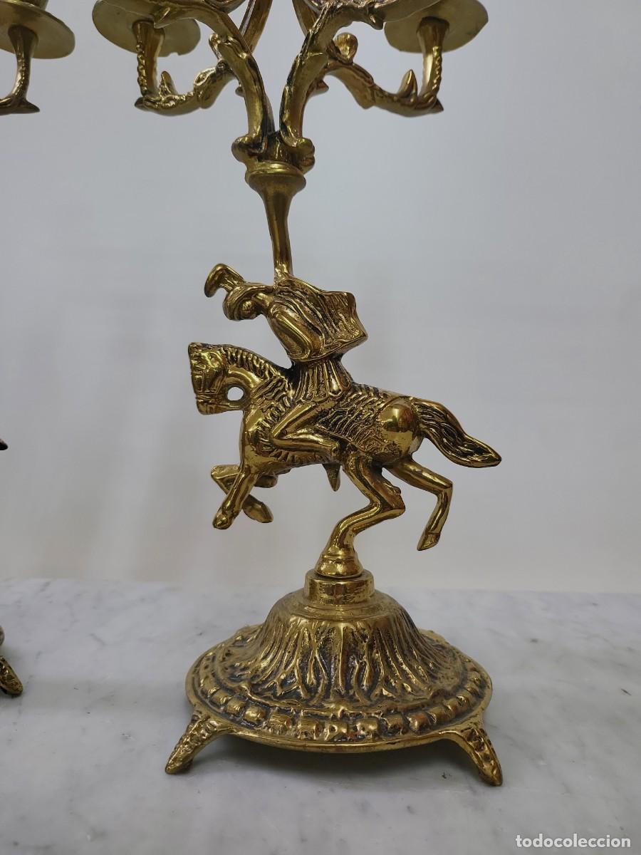 Antig&uuml;edades: PAREJA DE CANDELABROS DE BRONCE DORADO - Foto 5