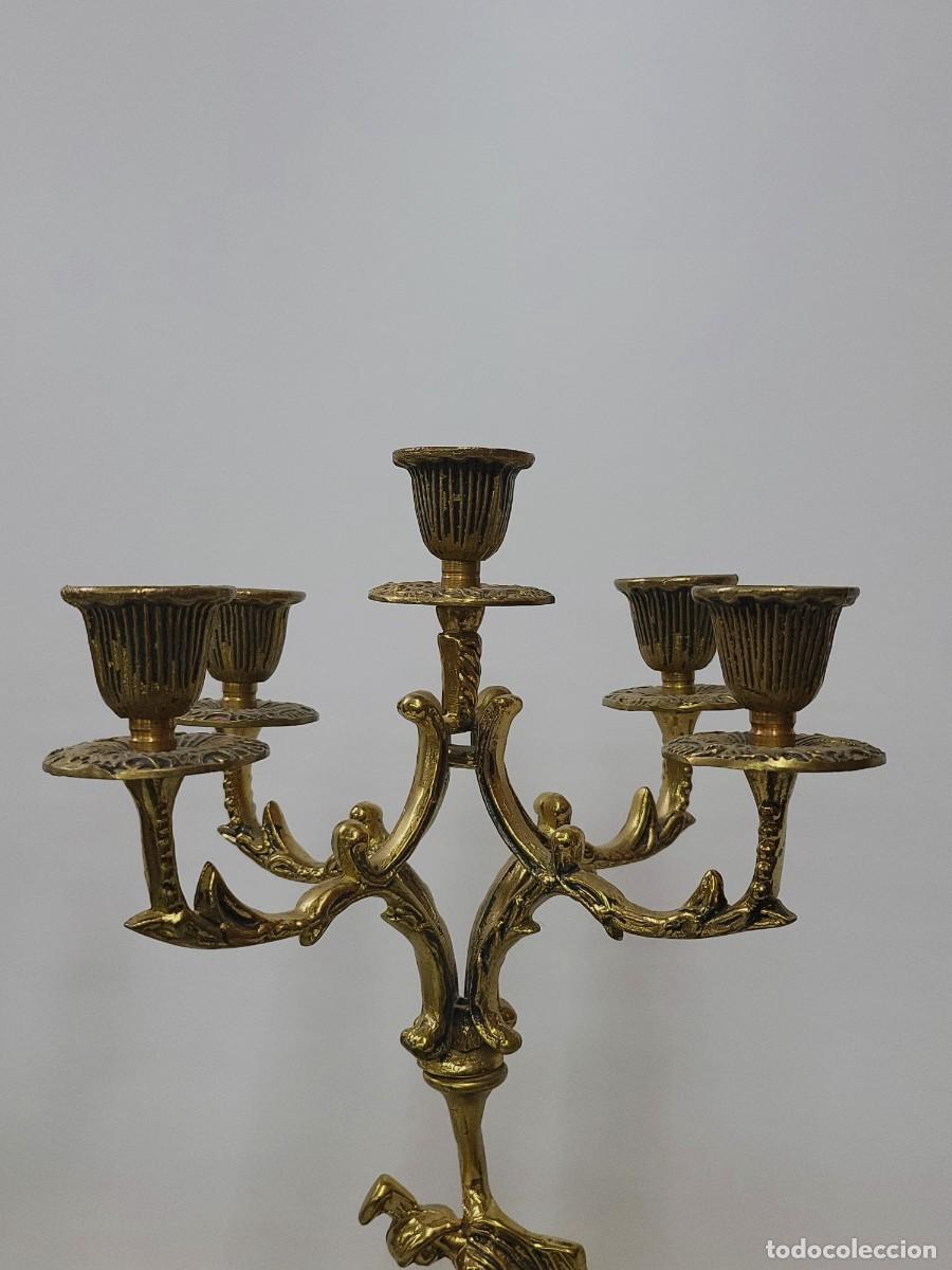 Antig&uuml;edades: PAREJA DE CANDELABROS DE BRONCE DORADO - Foto 8
