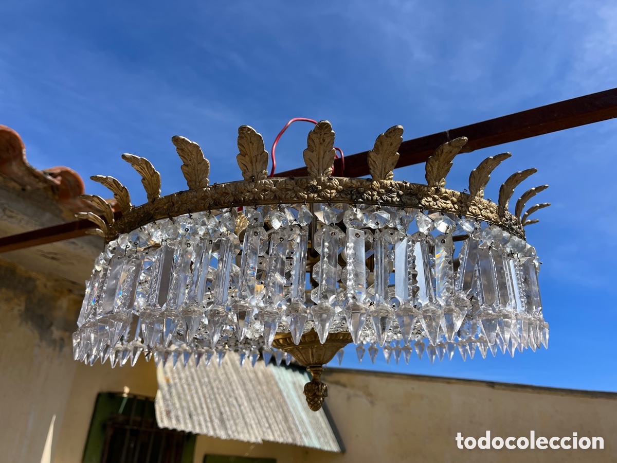 Antig&uuml;edades: L&aacute;mpara de techo de bronce con cristales, funcionando. - Foto 3