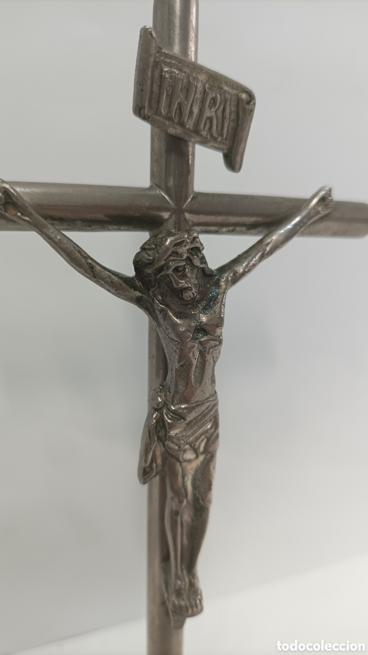 Antig&uuml;edades: Crucifijo antiguo de lat&oacute;n - Foto 3