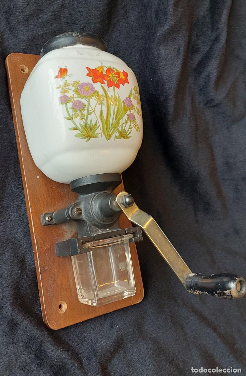 Antig&uuml;edades: Antiguo molinillo de caf&eacute; para colgar .De cer&aacute;mica