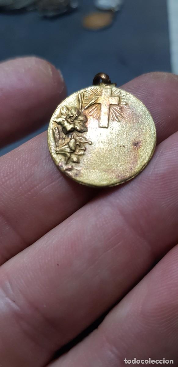 Antig&uuml;edades: Medalla religiosa Virgen del Carmelo - Foto 2